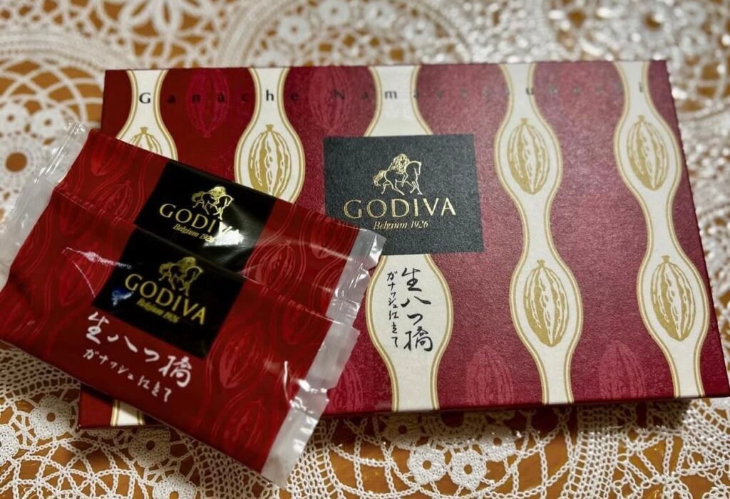 GODIVA×八ツ橋 コラボ 限定, GODIVA 八ツ橋 京都駅 お土産, 京都駅 おすすめお土産 GODIVA, GODIVA 八ツ橋 実食レビュー, 京都 お土産 コラボスイーツ