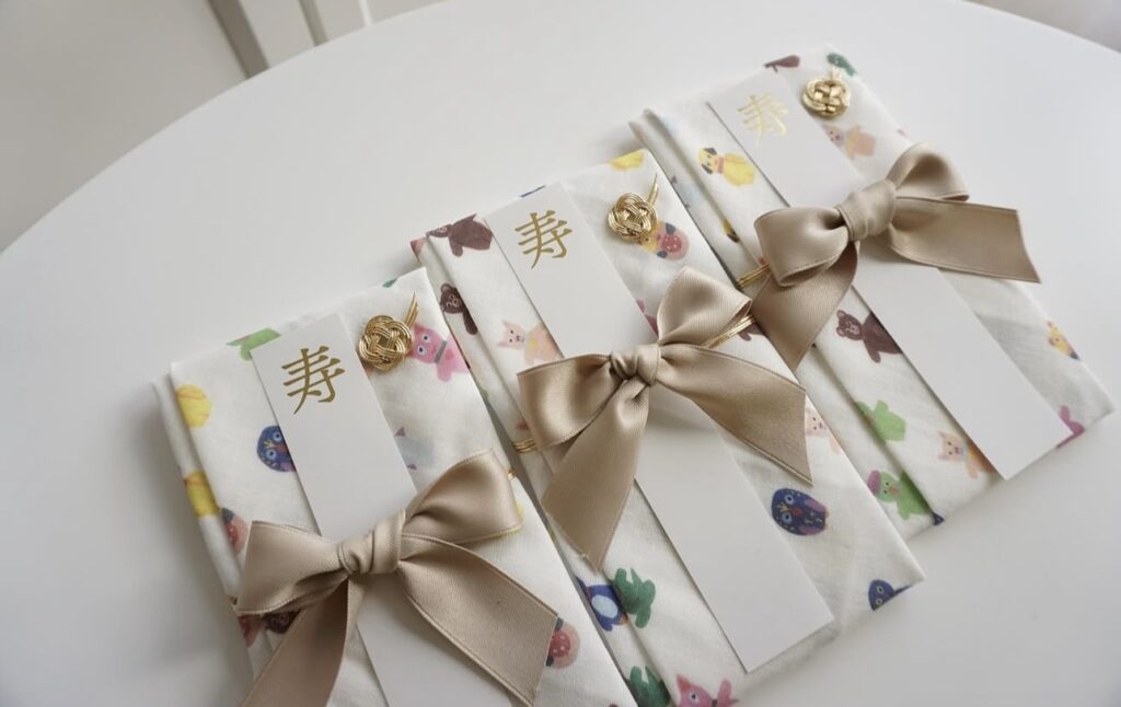 ご祝儀袋 コンビニ 買える？, ご祝儀袋 ダイソー セリア セブンイレブン, ご祝儀袋 種類 値段 レビュー, ご祝儀袋 マナー 解説, ご祝儀袋 コンビニ購入 体験レビュー