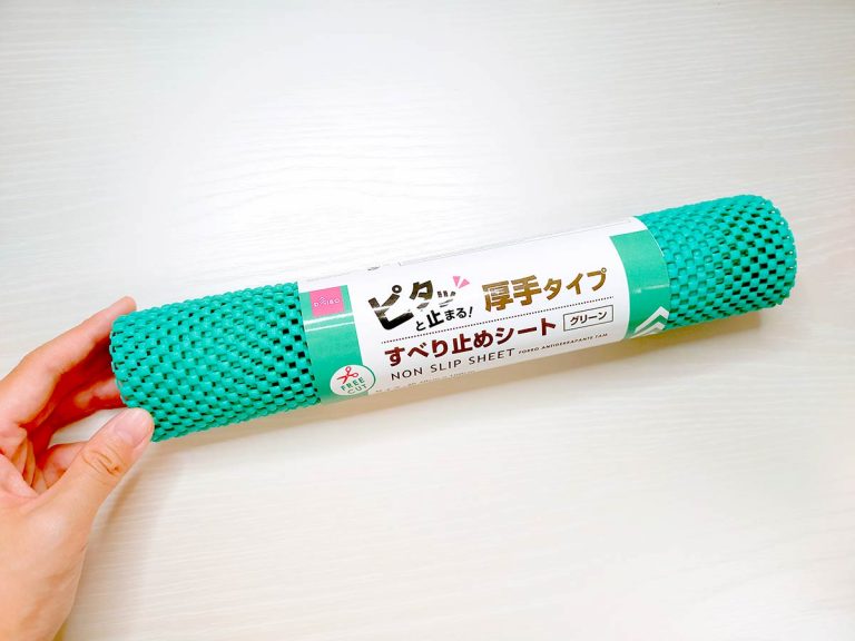 100均 シリコン 滑り止め 比較 ダイソー セリア キャンドゥ, ダイソー シリコン滑り止め レビュー 試してみた, セリア 滑り止め シリコンマット 使い方