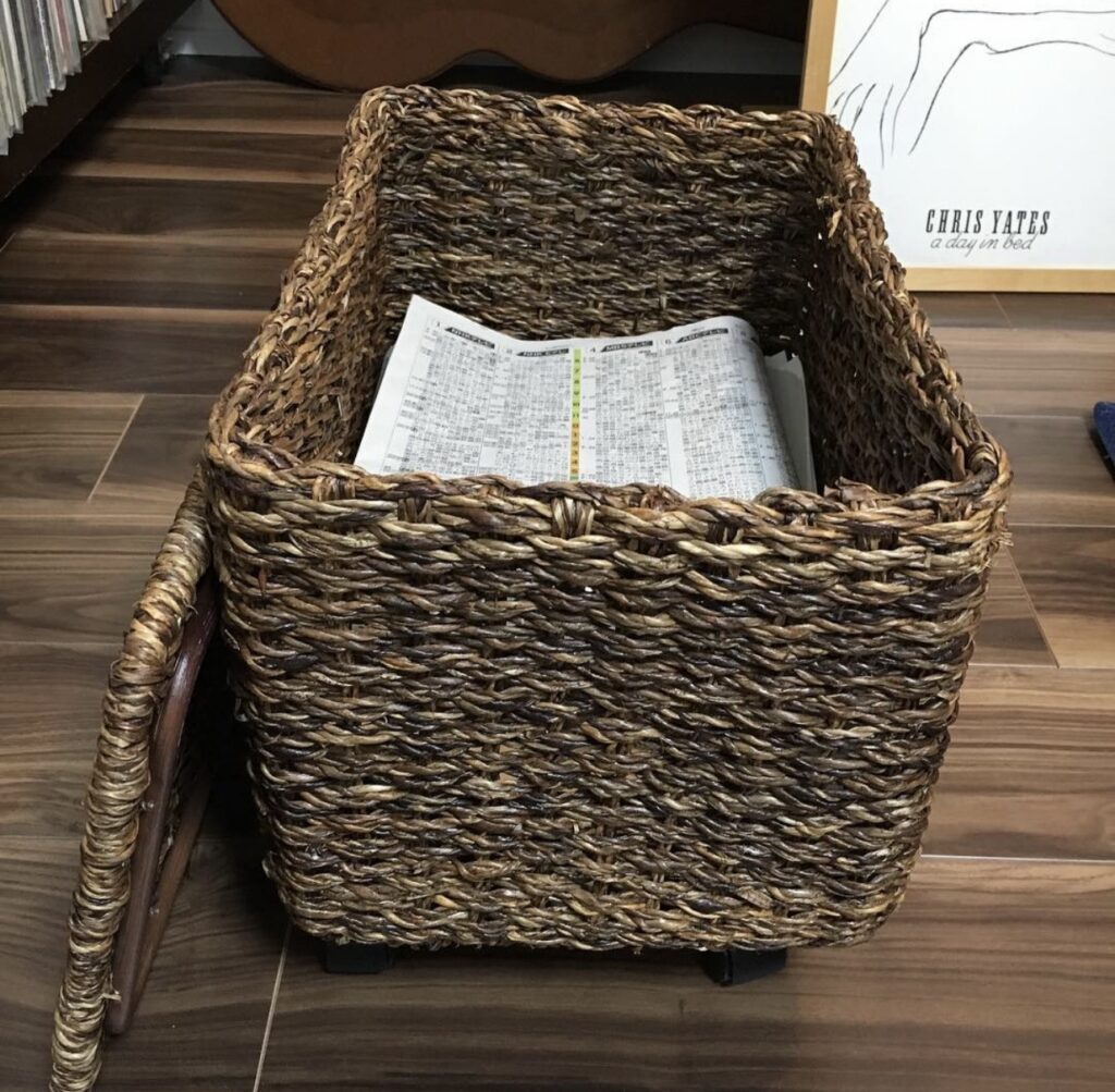 新聞ストッカー 100均, 新聞 収納 ダイソー セリア, 新聞ホルダー 玄関, 新聞 まとめる グッズ, 100均 収納 レビュー