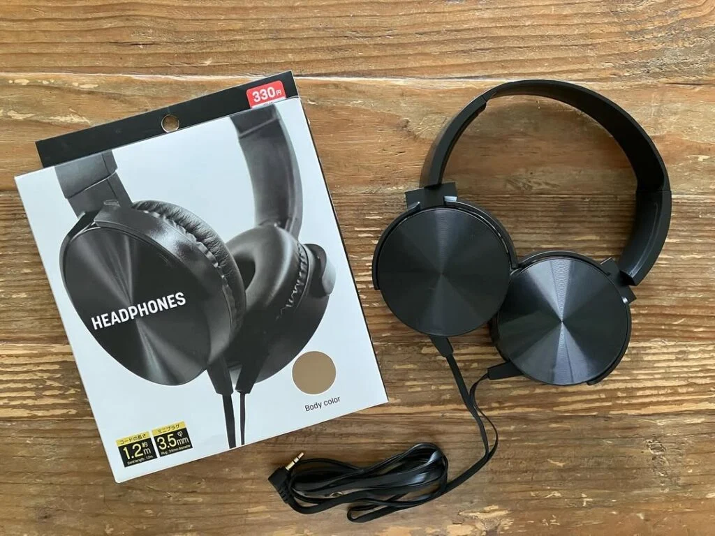 セリア 110円 ヘッドホン レビュー, セリア ダイソー ヘッドホン 比較, 100均 ヘッドホン 音質 コスパ, セリア ヘッドホン 本音 検証