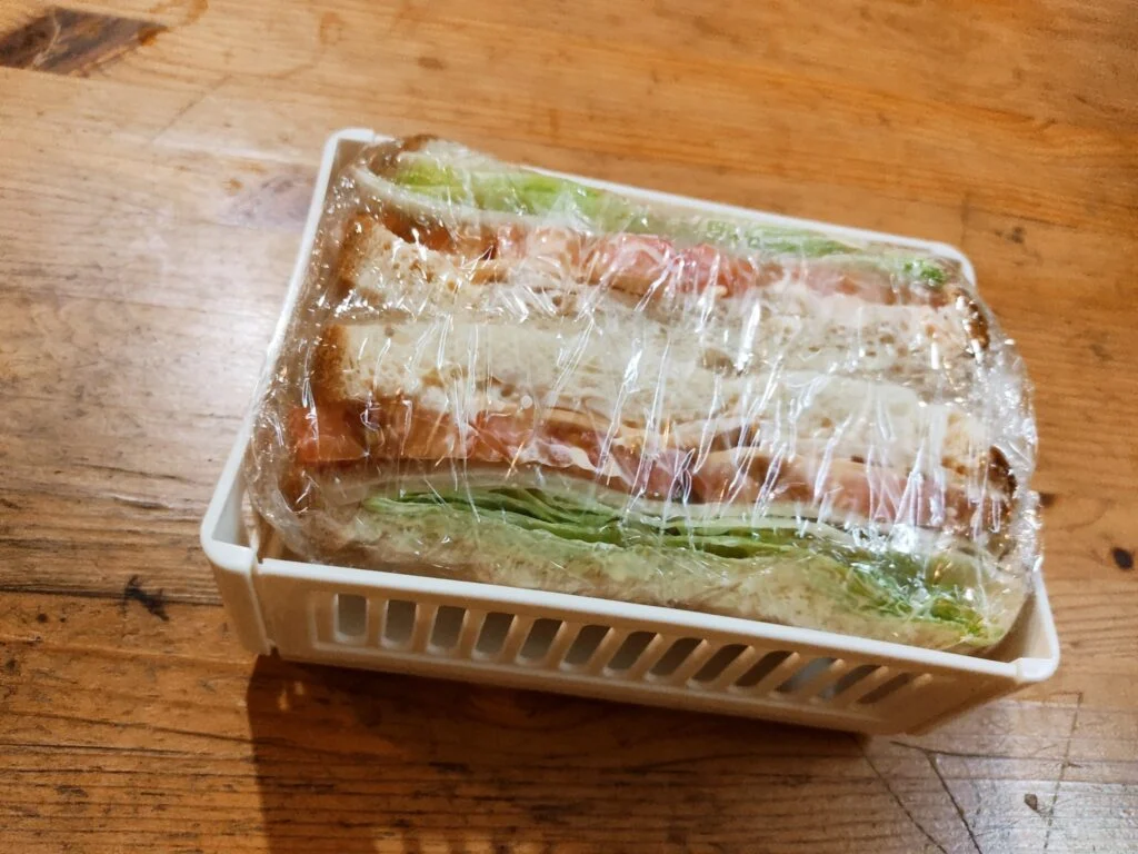 セリア サンドイッチケース 使える レビュー, サンドイッチケース セリア 1年以上 使用感, セリア ダイソー サンドイッチケース 比較, サンドイッチケース セリア 実際の感想