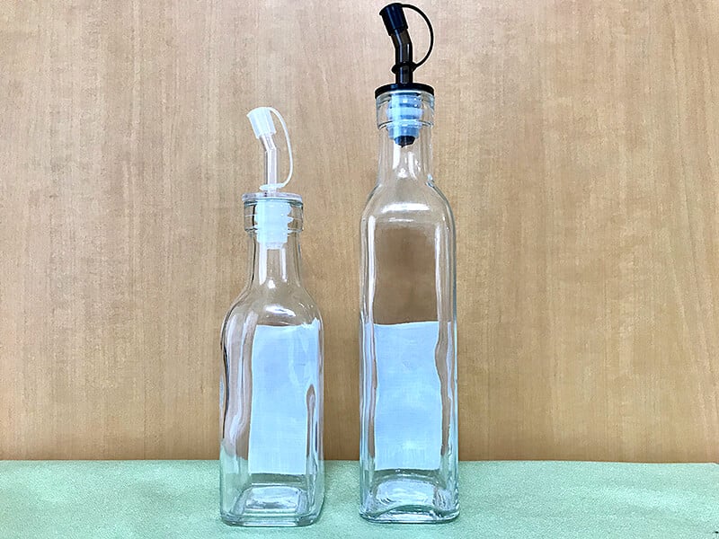 無印良品 オイルボトル 1年 使用レビュー, オイルボトル 無印良品 ダイソー セリア ニトリ 比較, 無印良品 オイルボトル 液だれ 実際の感想, オイルボトル 無印良品 本音レビュー